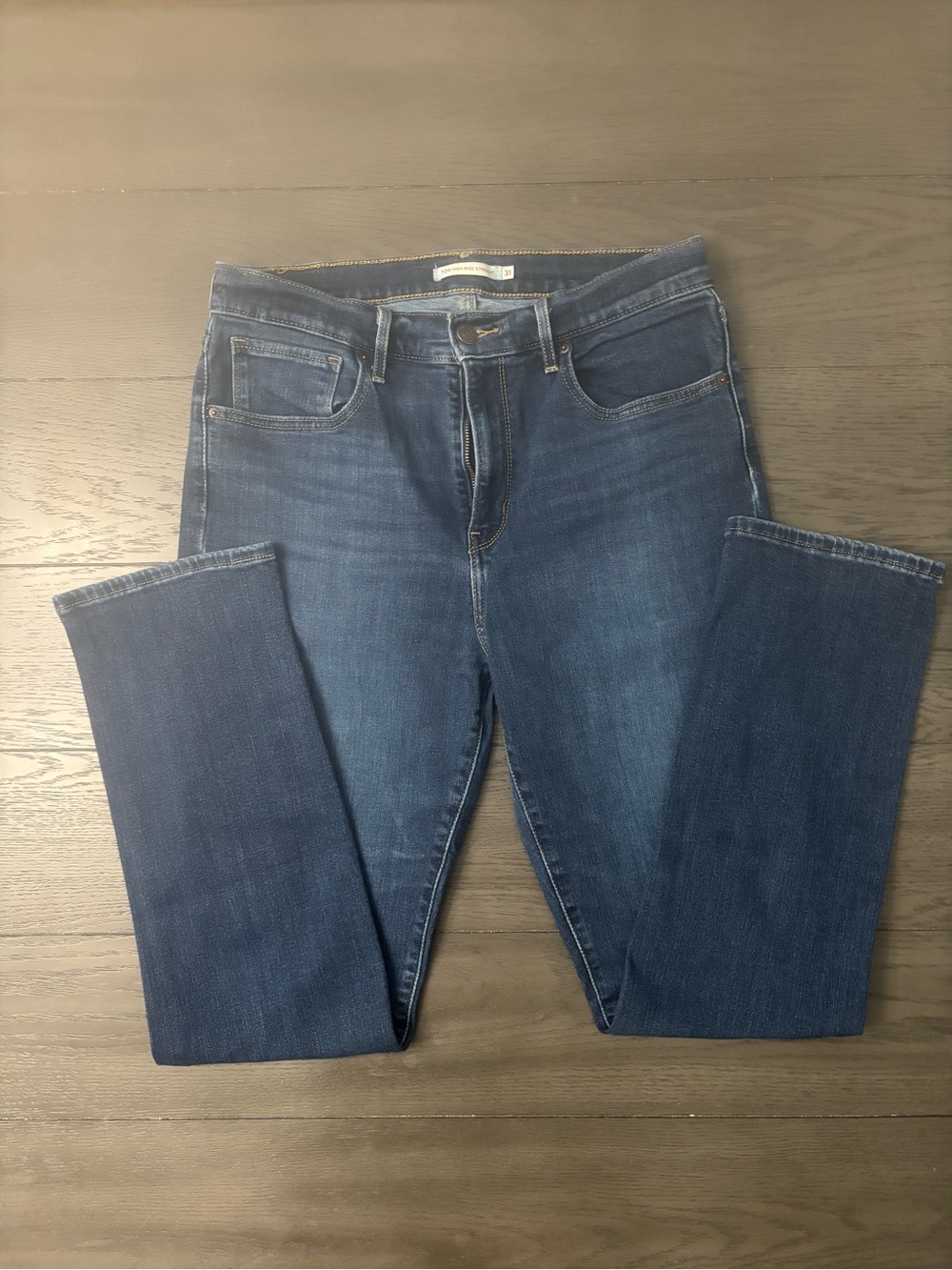Levi’s Women’s High-Rise Straight Dark Wash Jeans Size 31x30